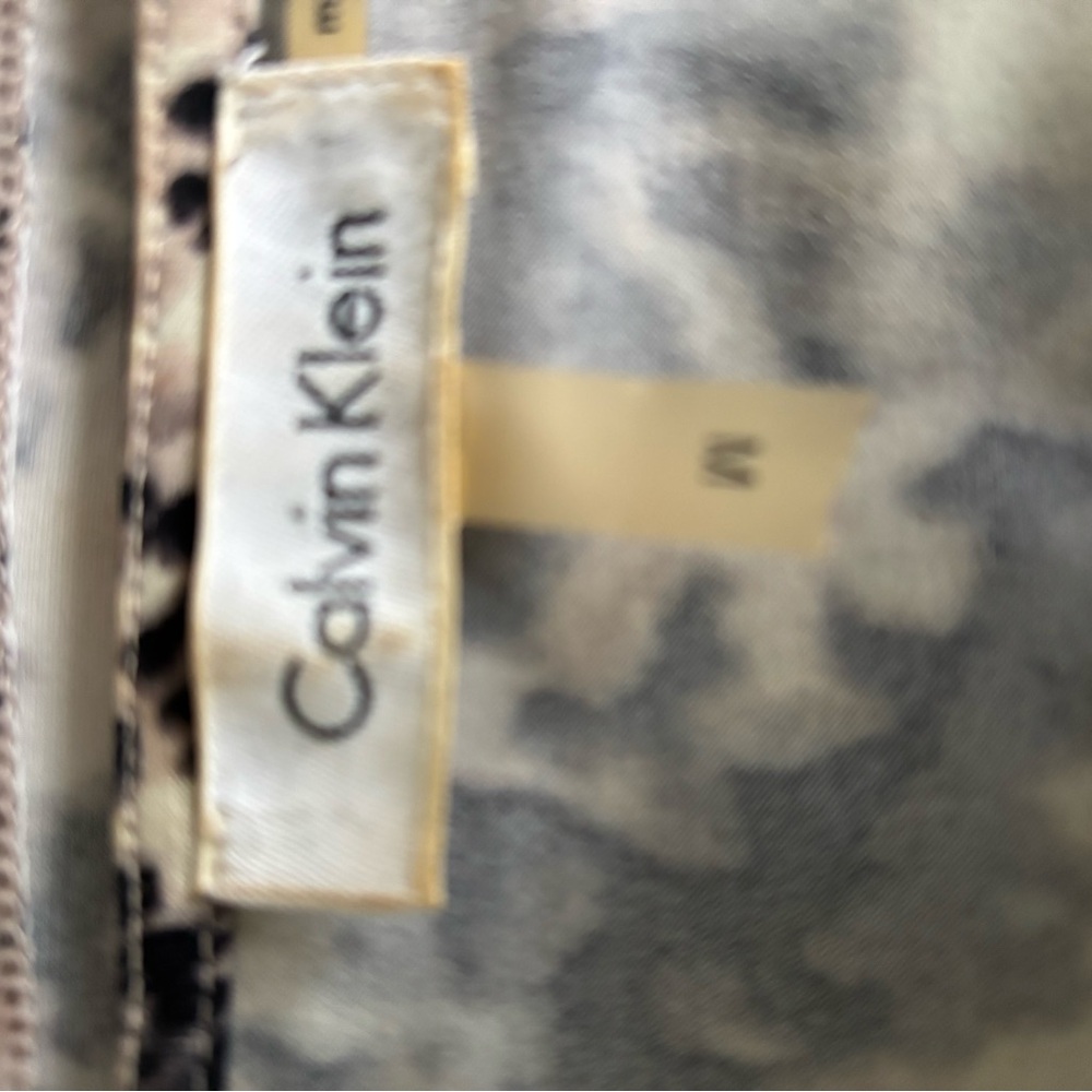 Calvin Klein Top! - Picture 2 of 4